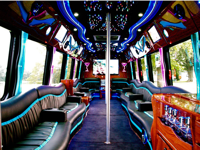 Niagara Falls party bus